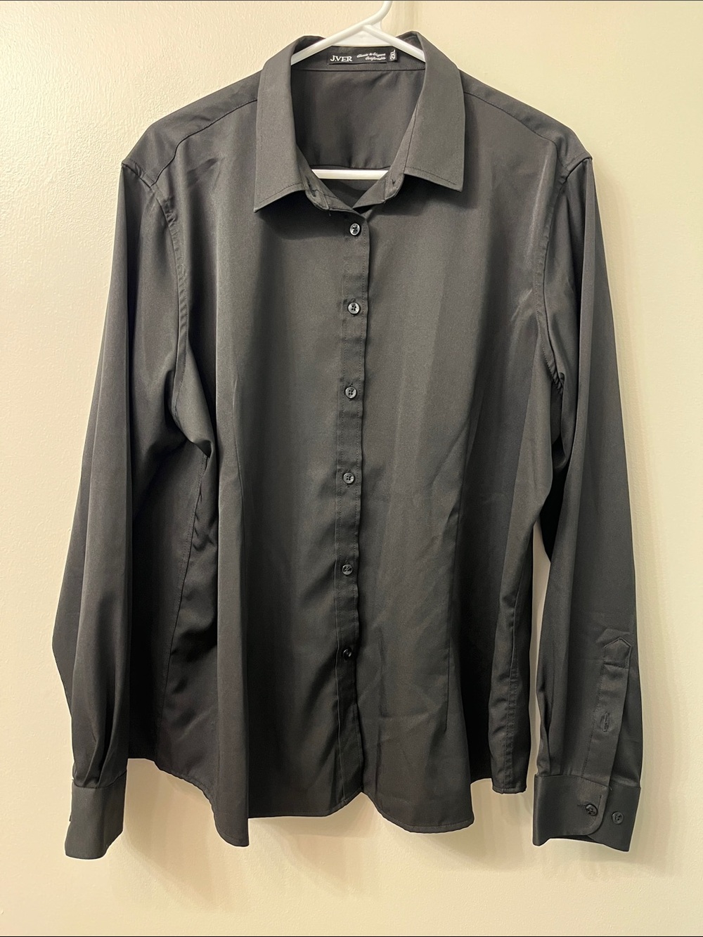Jiver Black Button-Down Women's Shirt - Classic Collared Long Sleeve